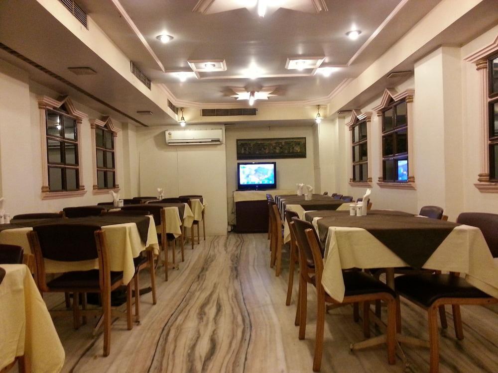 Oyo 15359 Hotel Kachandeep Jaipur Eksteriør bilde
